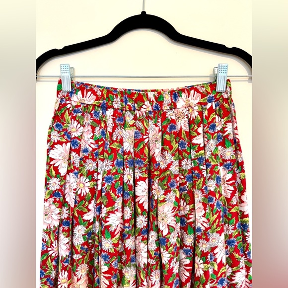 Vintage Susan Bristol Skirt with Red Floral Pattern - Picture 2 of 6